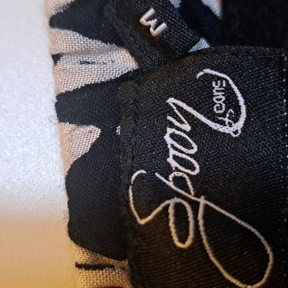 Crop Feather Jeweled Belly Top size  M Soft stretchy and comfortable With the Ti - Picture 6 of 7